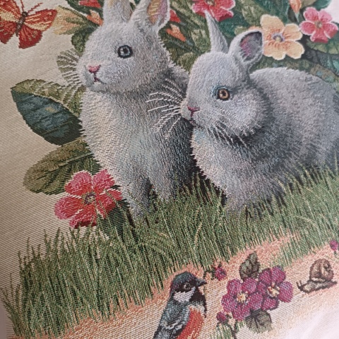 Poszewka gobelinowa WIELKANOCNA zające 45x45