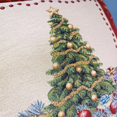 Poszewka gobelinowa święta prztykana złotą nitką 45x45